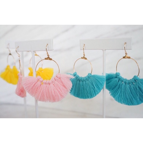 🆕 LIGHT BLUE TASSEL CIRCLE EARRINGS - Picture 3 of 5